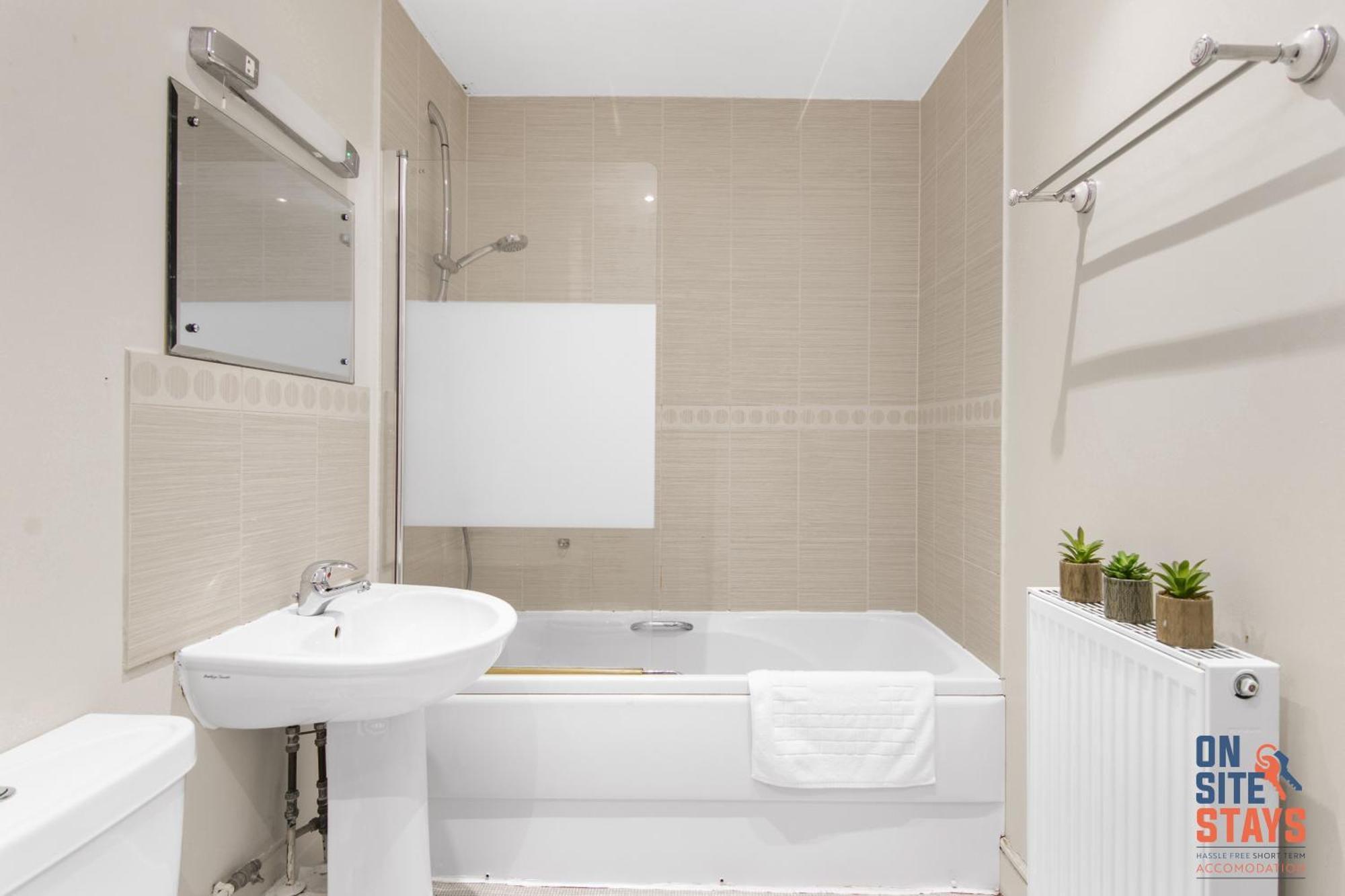 Onsitestays - Cosy 2-Bedroom Apartment With Free Parking, Wi-Fi & London Links Northfleet Екстер'єр фото