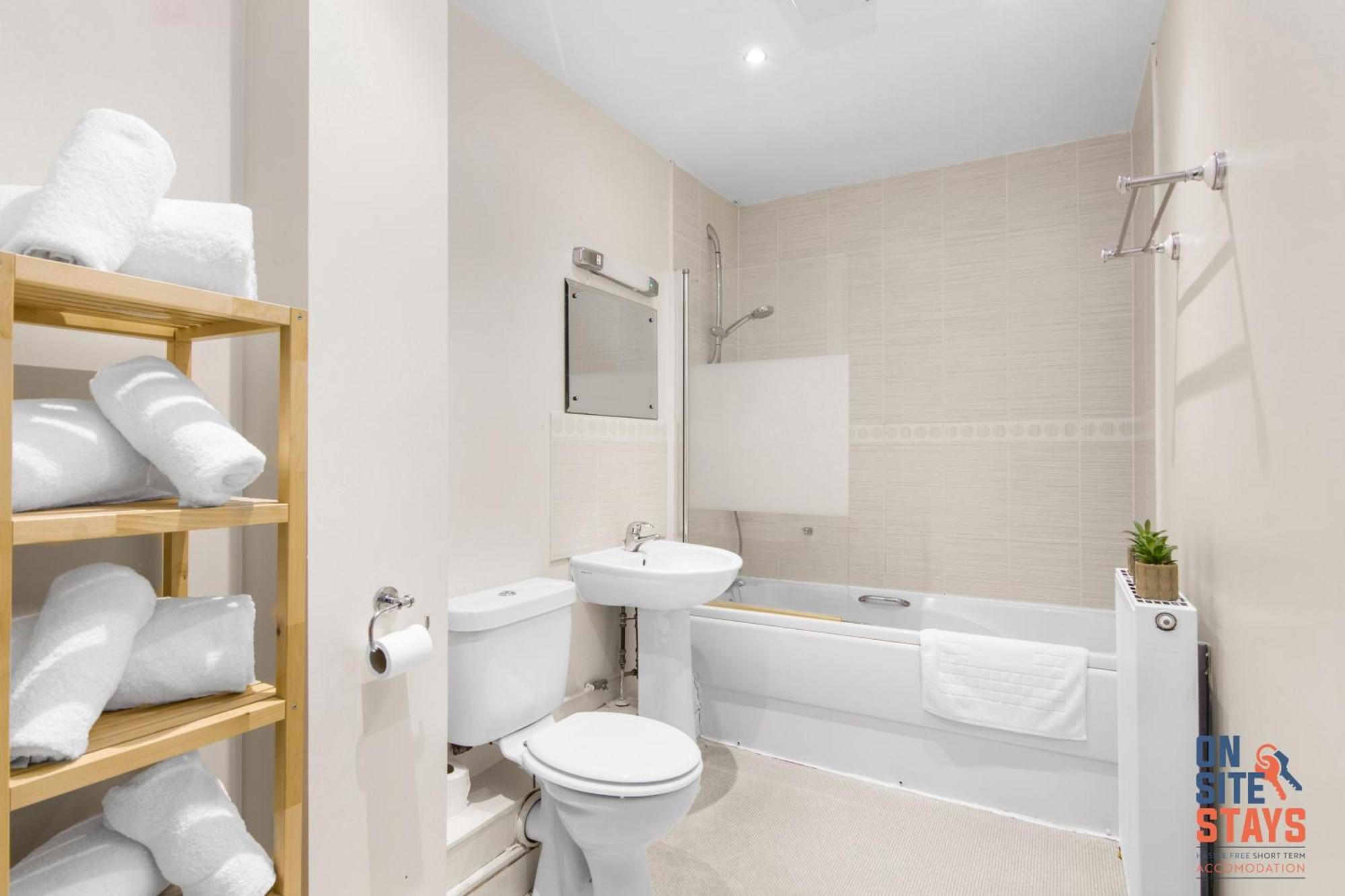 Onsitestays - Cosy 2-Bedroom Apartment With Free Parking, Wi-Fi & London Links Northfleet Екстер'єр фото